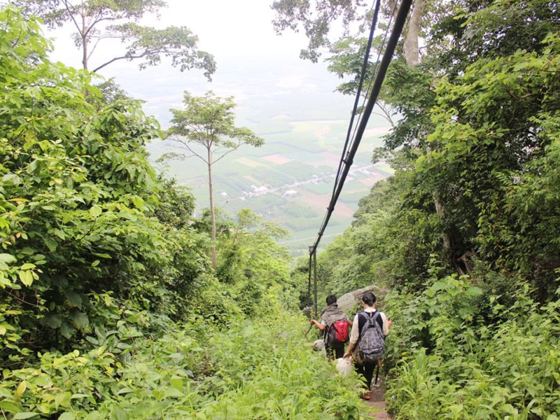 Steep slope on the way to Ba Den mountain